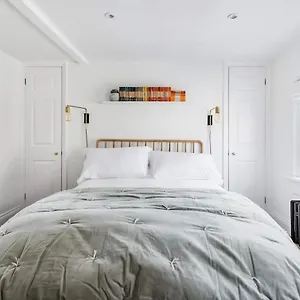 Georgian Townhouse With Free Parking Holiday home